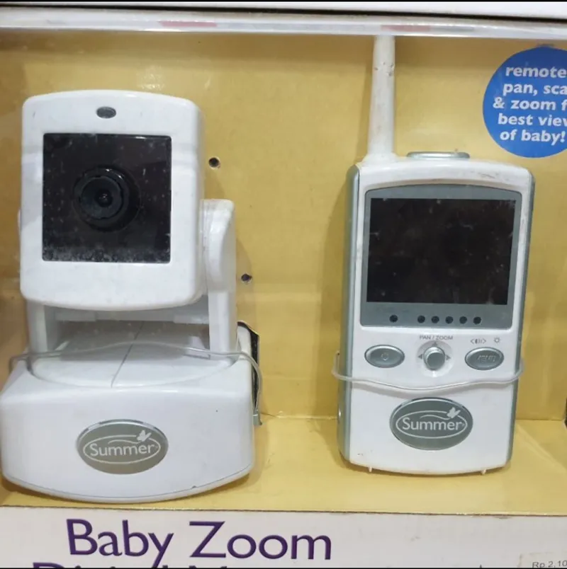 Minimalist Wanita white photo 1