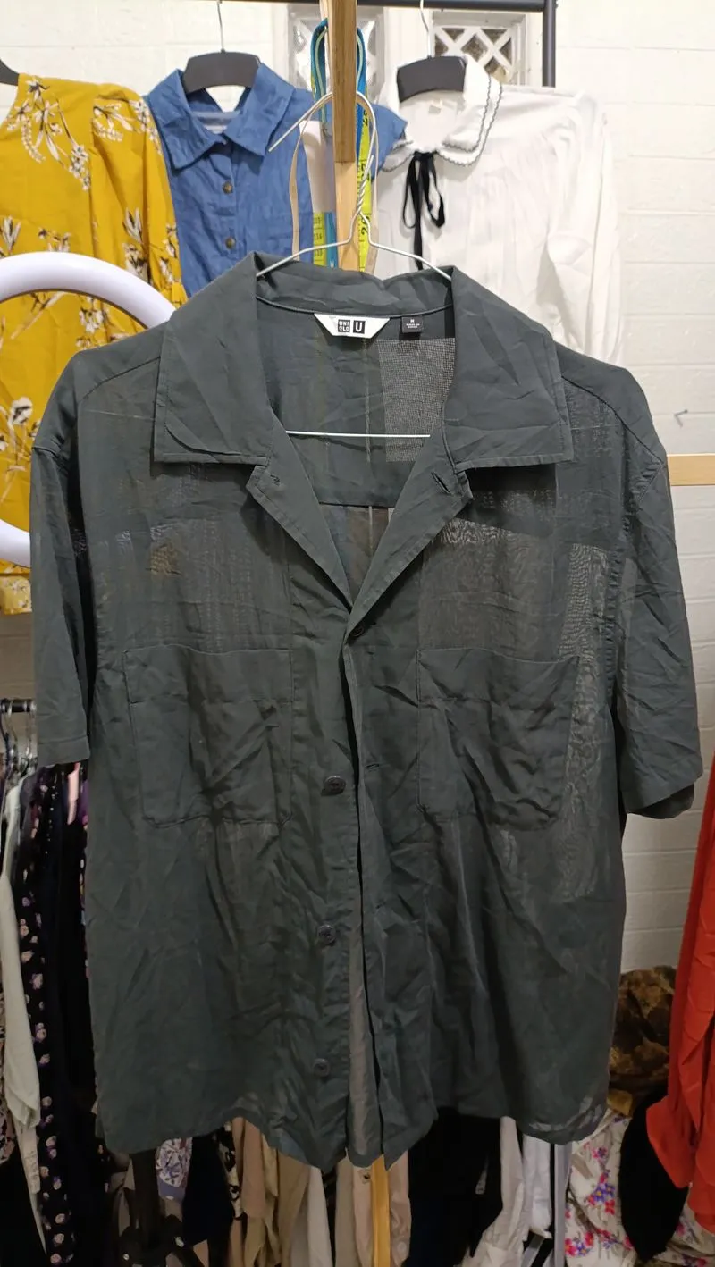 kemeja uniqlo U photo 1