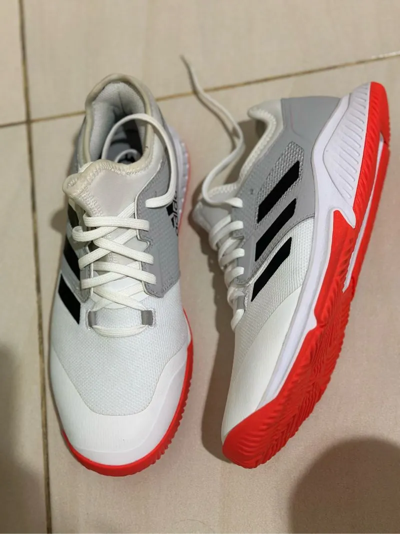 Adidas bounce court primegreen eu44 sepatu badminton photo 1