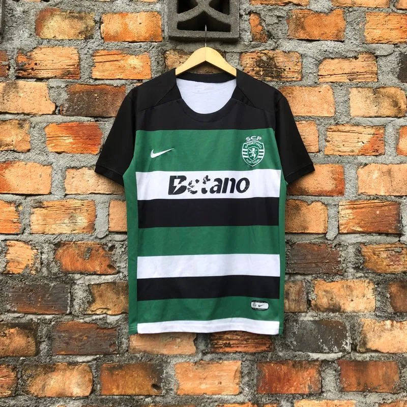 Sporting Lisbon Jersey Home 24/25 photo 1