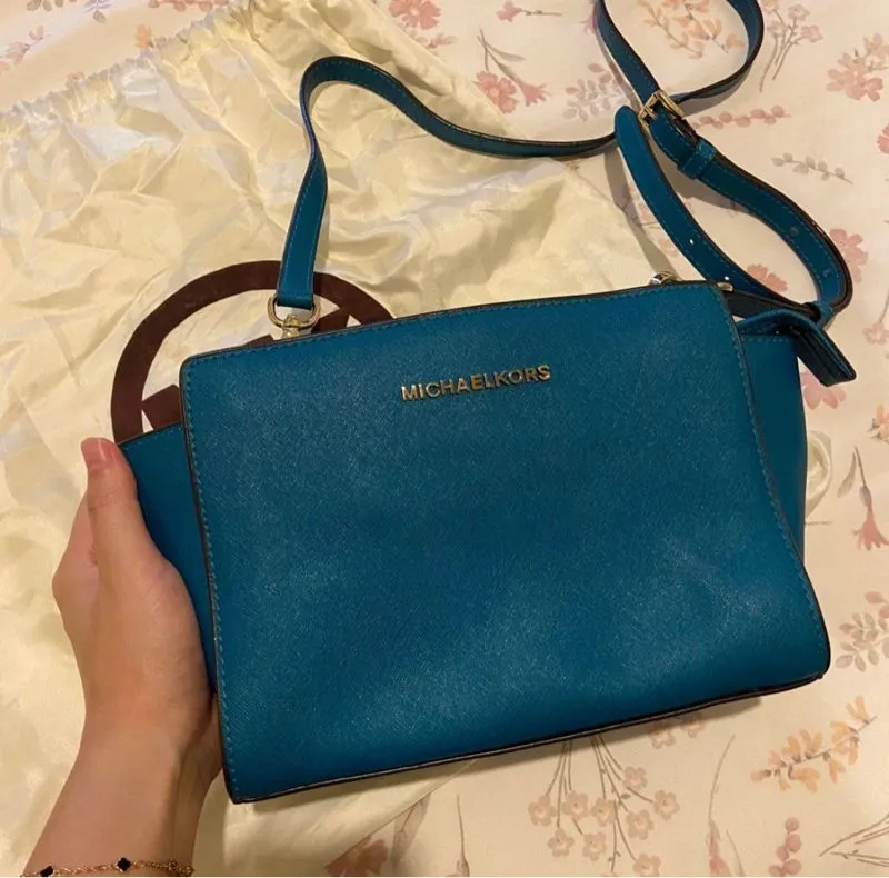 Michael Kors Selma Messenger Bag photo 1