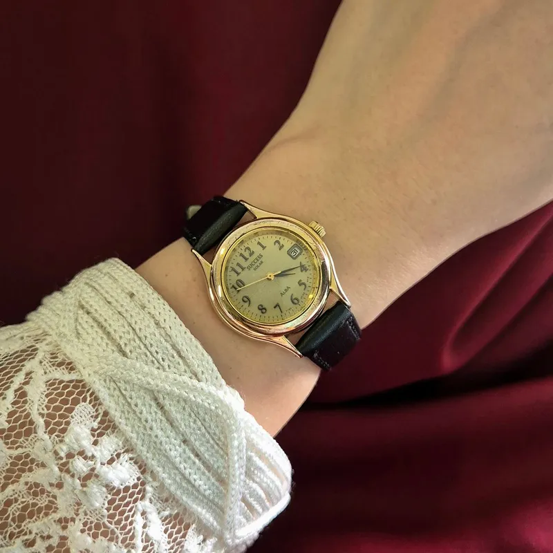 Seiko Vintage Casual Wanita gold tan photo 1