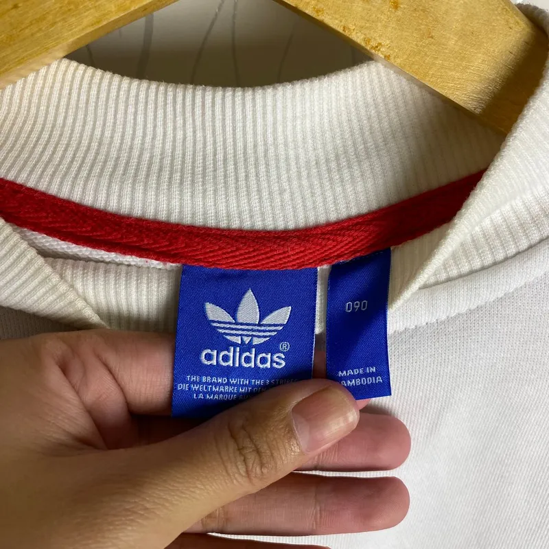 Adidas Sportswear Crop top Wanita white Preloved