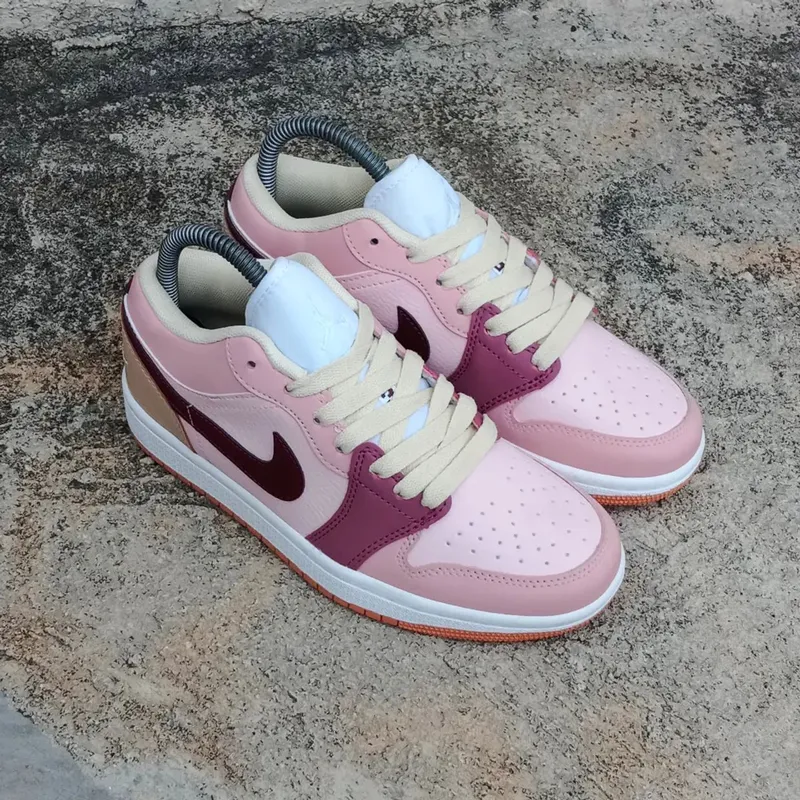 Nike Air Jordan Streetwear Casual Sneakers Wanita pink photo 1