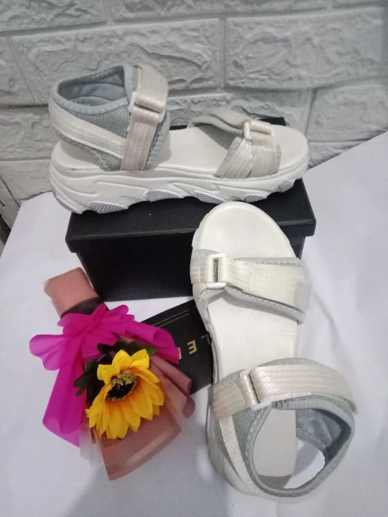 Sepatu Sandal photo 1