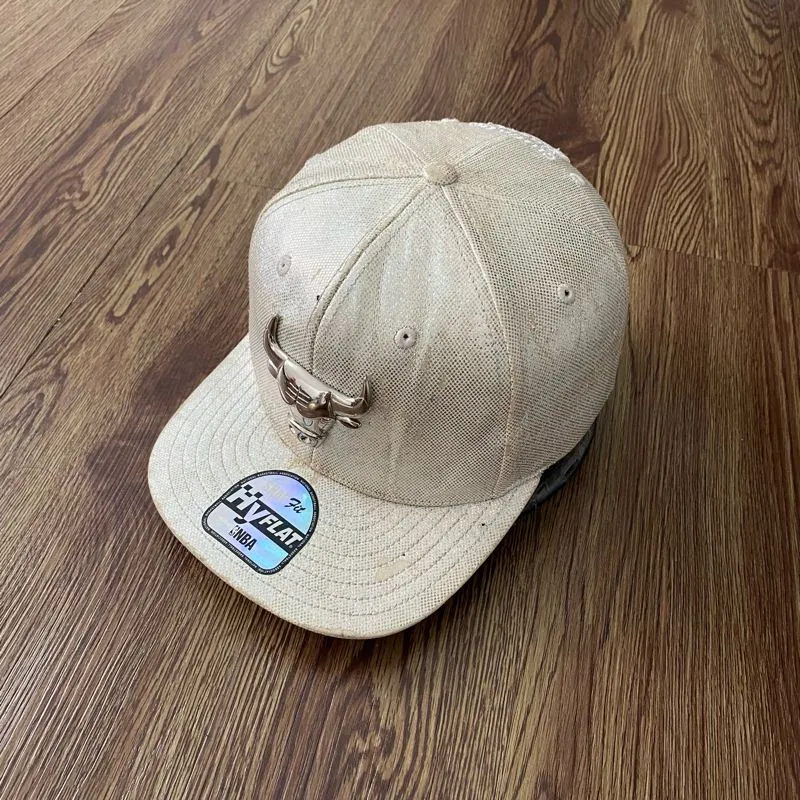 SNAPBACK CHICAGO BULLS METAL LOGO photo 1