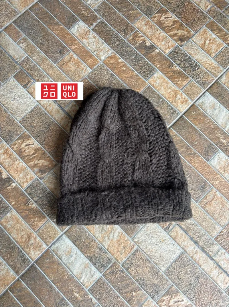 Uniqlo beanie  photo 1