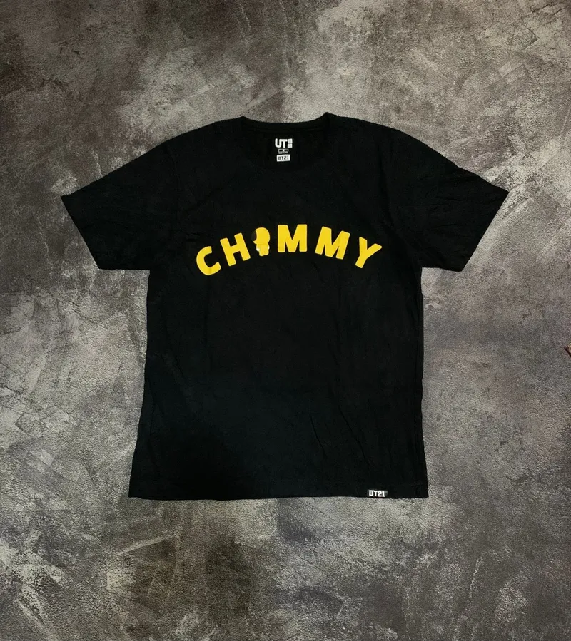 Uniqlo Streetwear Sportswear T-shirt Wanita black yellow photo 1