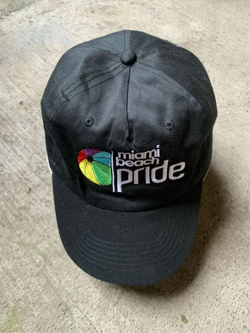 SIMPLE CAPS LOGO BORDIR photo 1