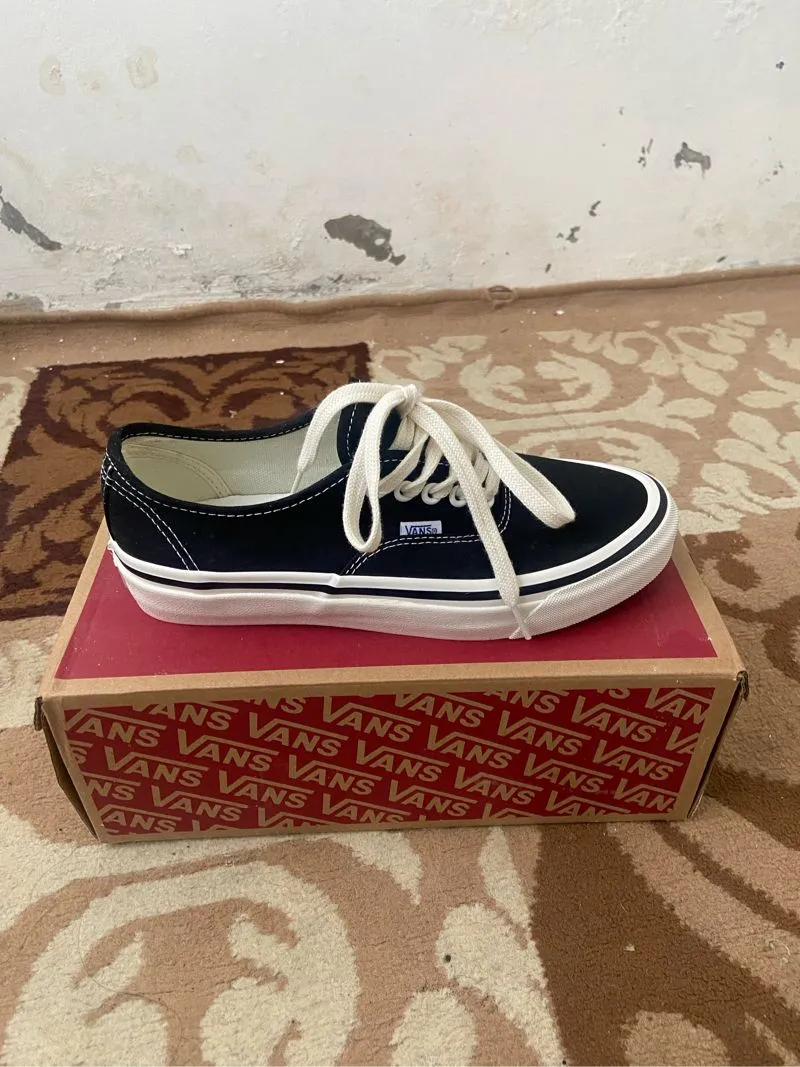 Vans authentic