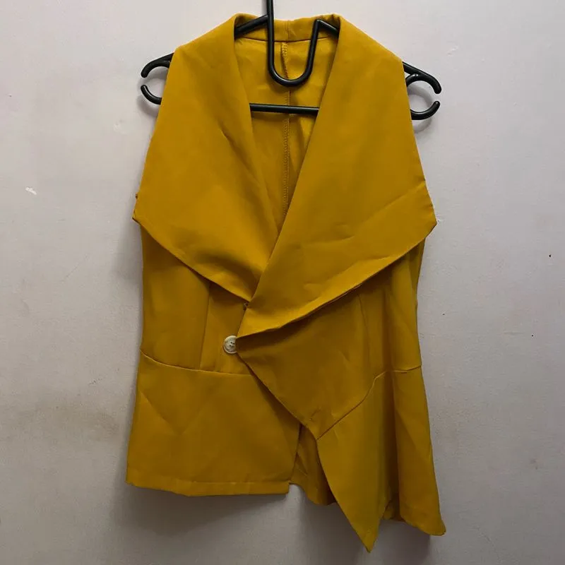 brown sleeveless outer photo 1
