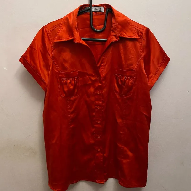 red slik shirt photo 1