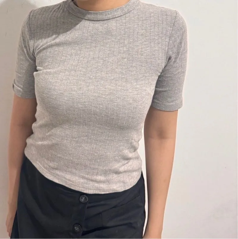 New Look Minimalist T-shirt Wanita gray photo 1