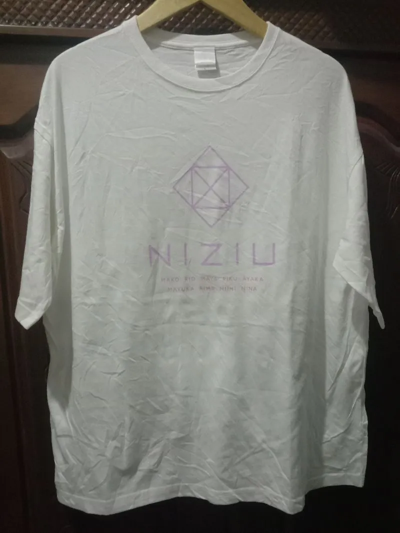 T-shirt K-Pop Niziu Original Size L fit XL (PRELOVED) photo 1