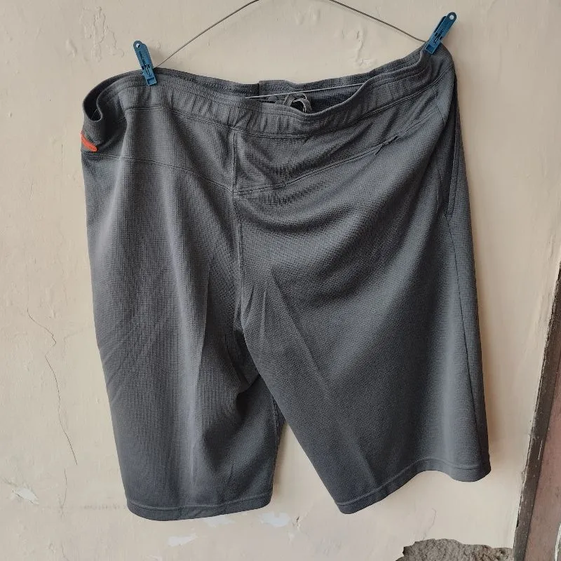 Celana training Uniqlo Original Preloved