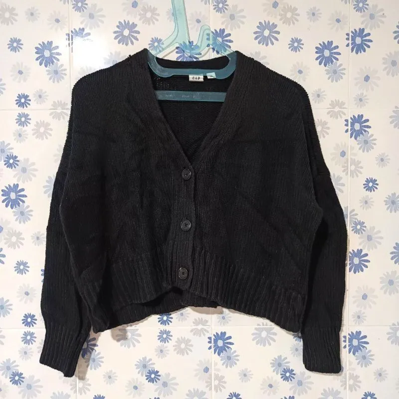 GAP CARDIGAN RAJUT CROP HITAM BLACK BASIC NOT UNIQLO GU ZARA