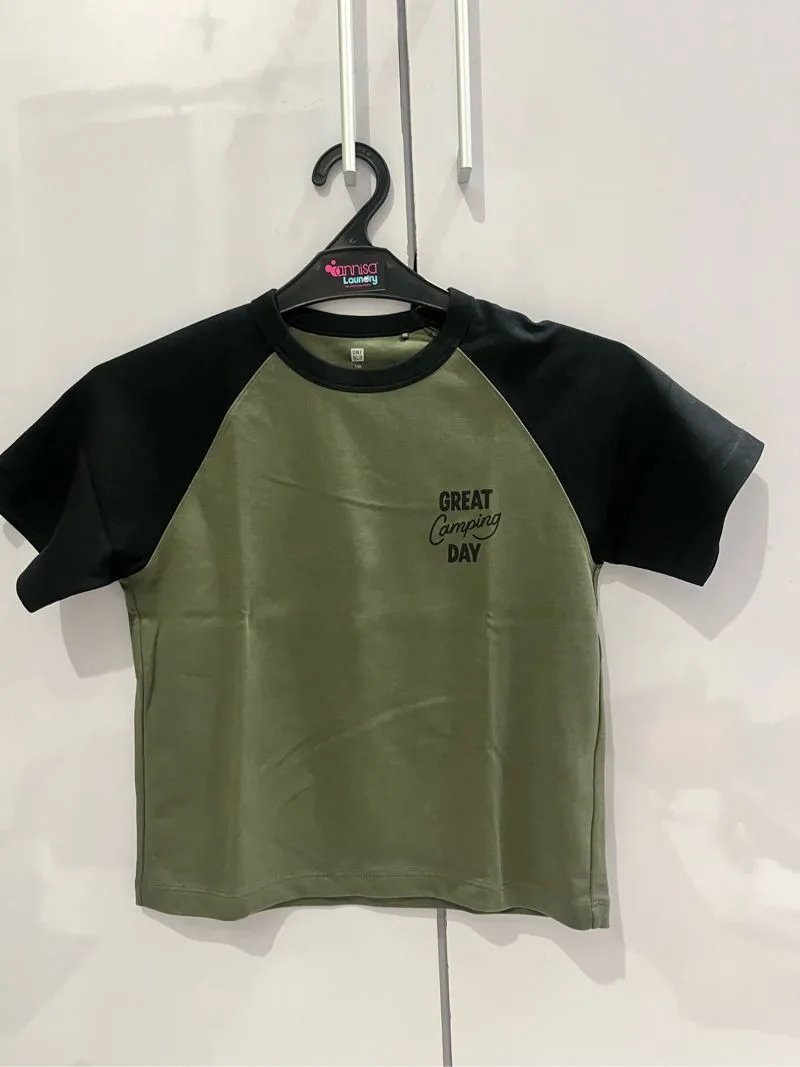 UNICLO KIDS SHIRT photo 1