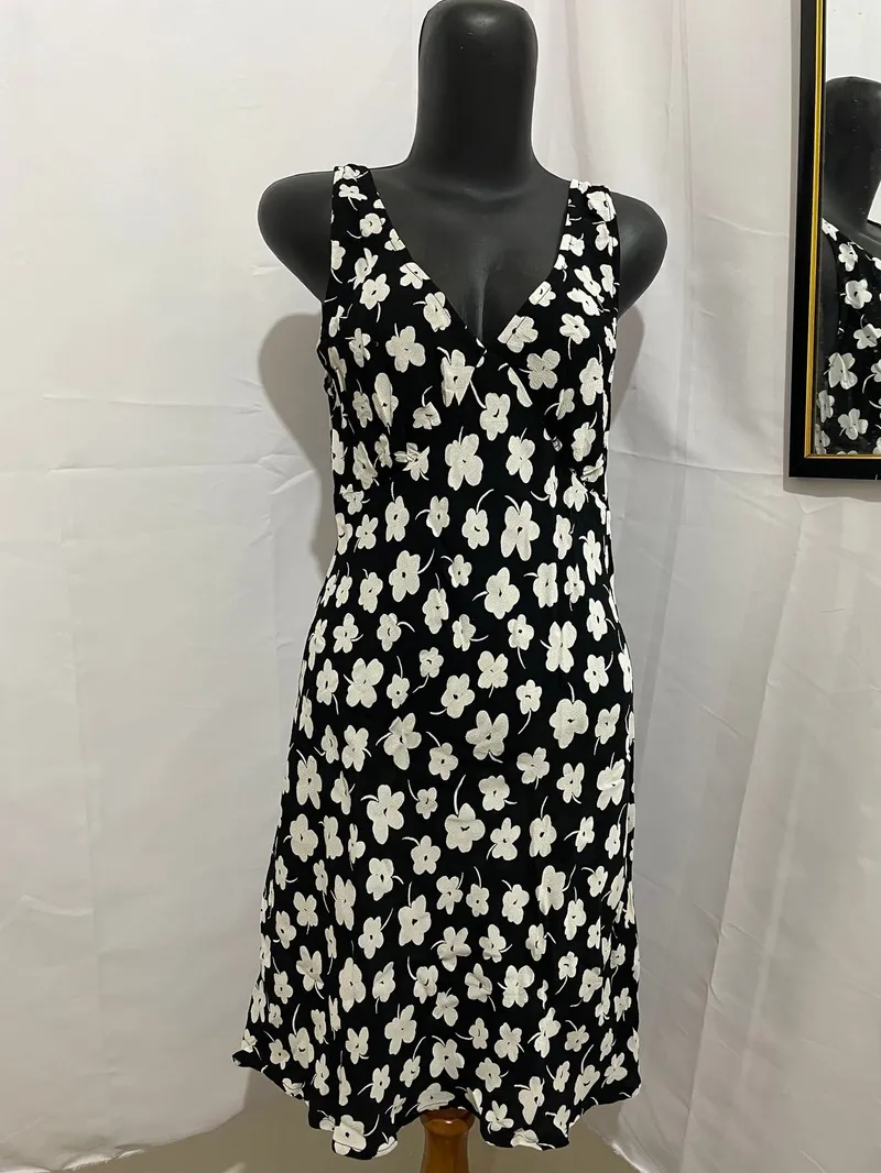 Cotton On Minimalist Summer dress Wanita white black photo 1