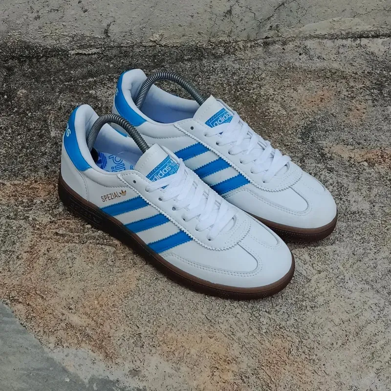 Adidas Streetwear Casual Sneakers Wanita white photo 1