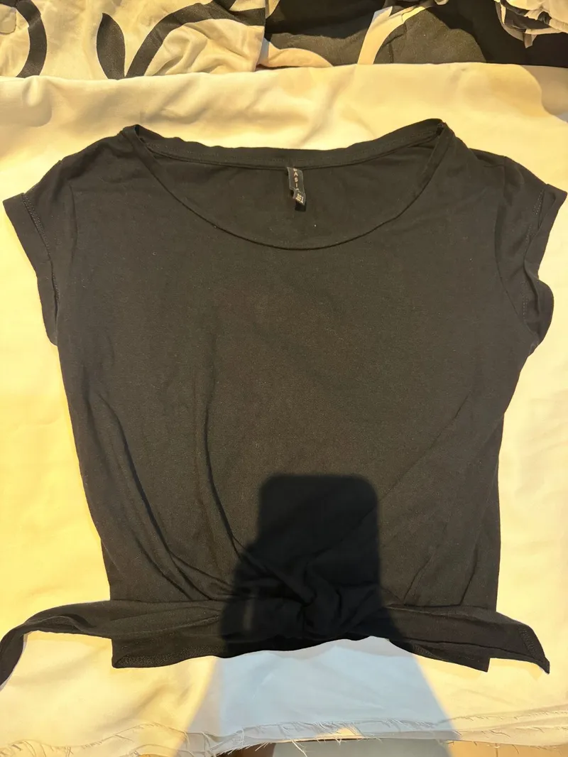 Stradivarius Minimalist Casual Crop top Wanita black photo 1