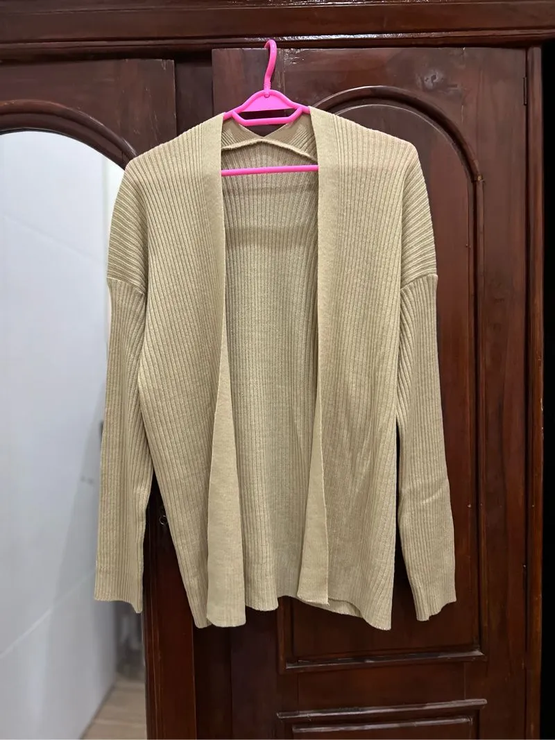 Cardigan photo 1