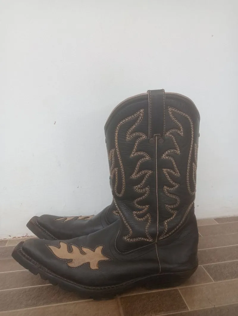 Cowboy boots photo 1
