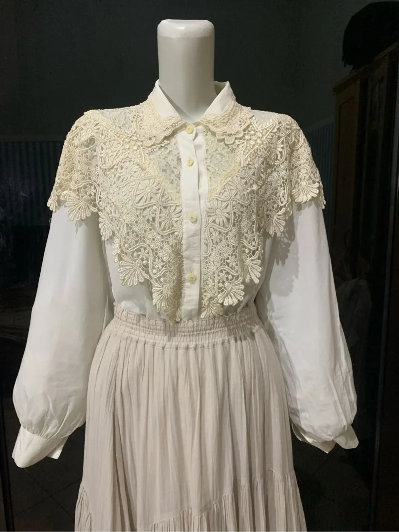 Kemeja putih mix Prada | lace top vintage |  photo 1