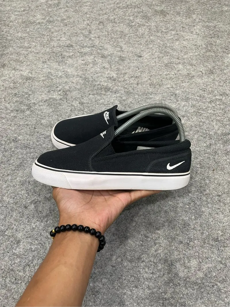 sepatu slip on nike original