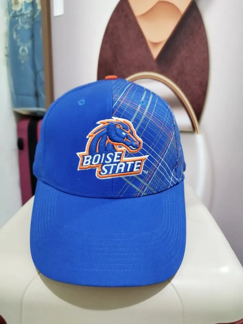 Topi Bois State Broncos NCAA Football Team Nike photo 1