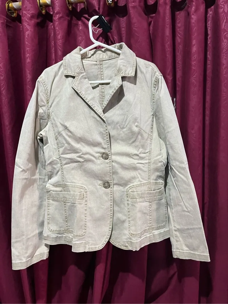 preloved blazer tebal premium photo 1