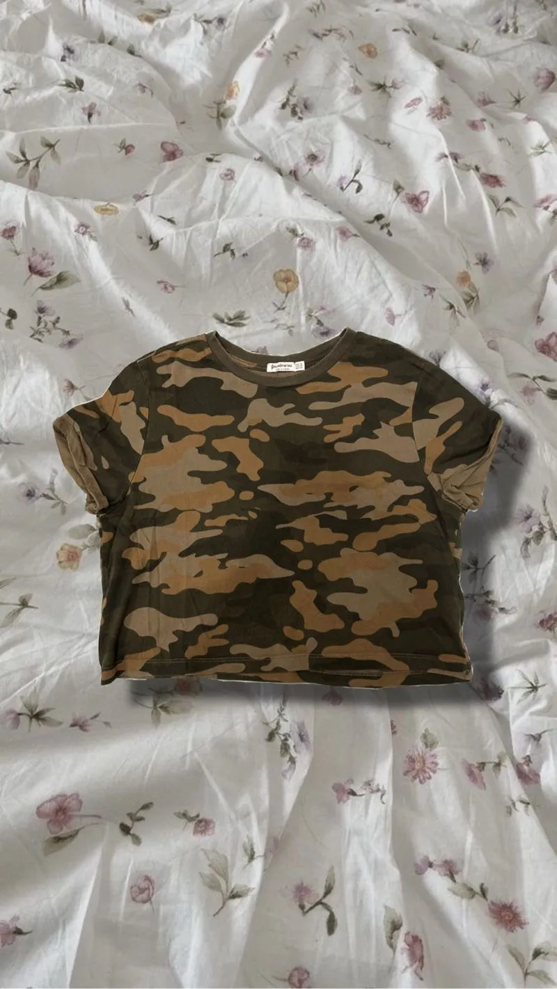 stradivarius vintage baby tee  photo 1