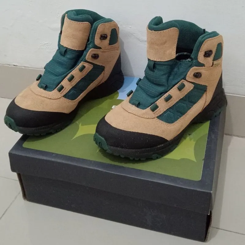 Sepatu gunung eiger junior photo 1