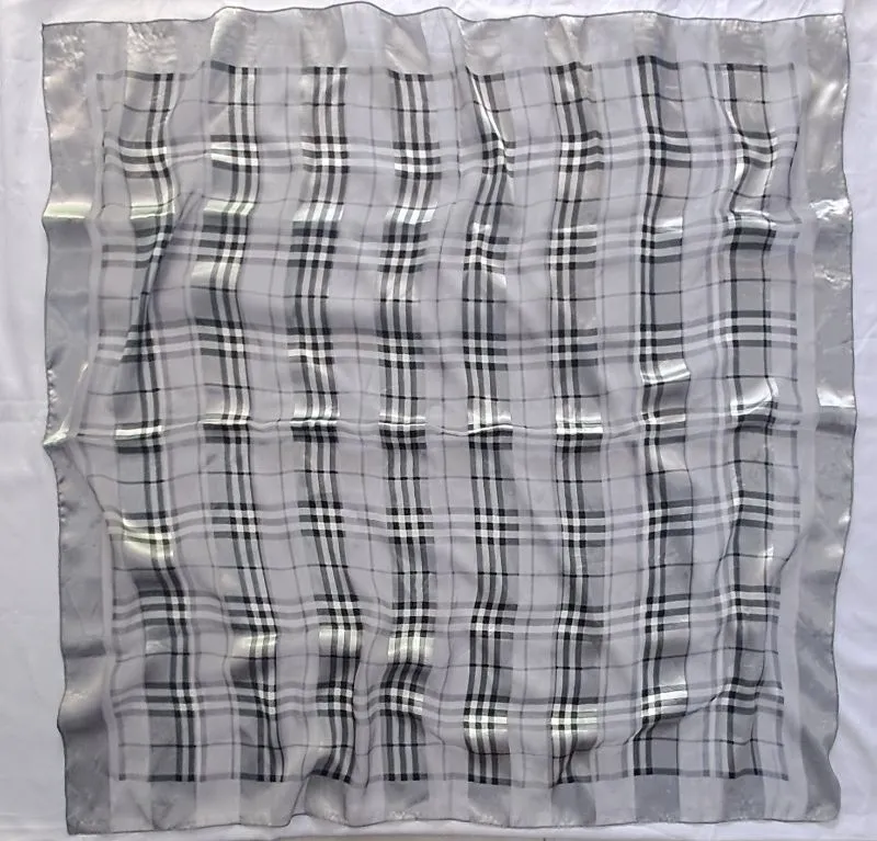 Square Scarf Burberry Pattern photo 1