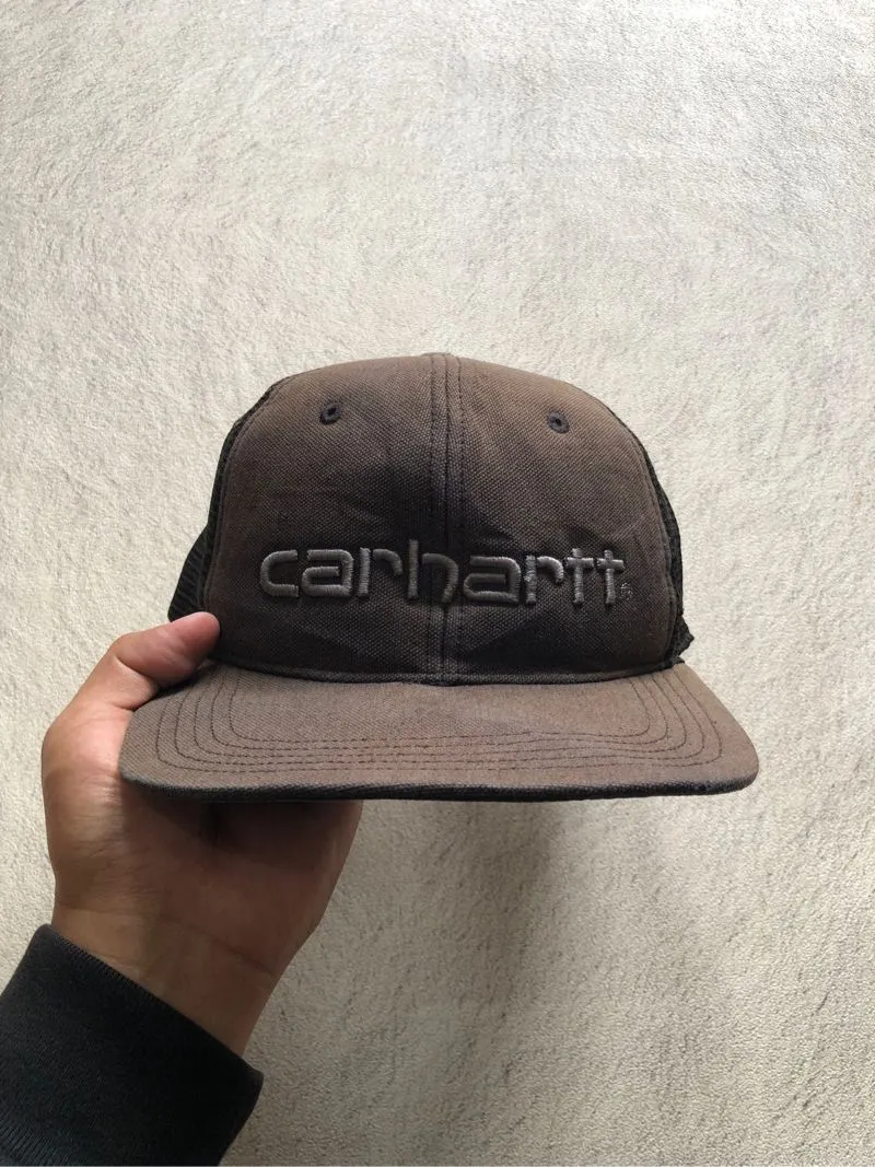 Carhatt trucker hat photo 1