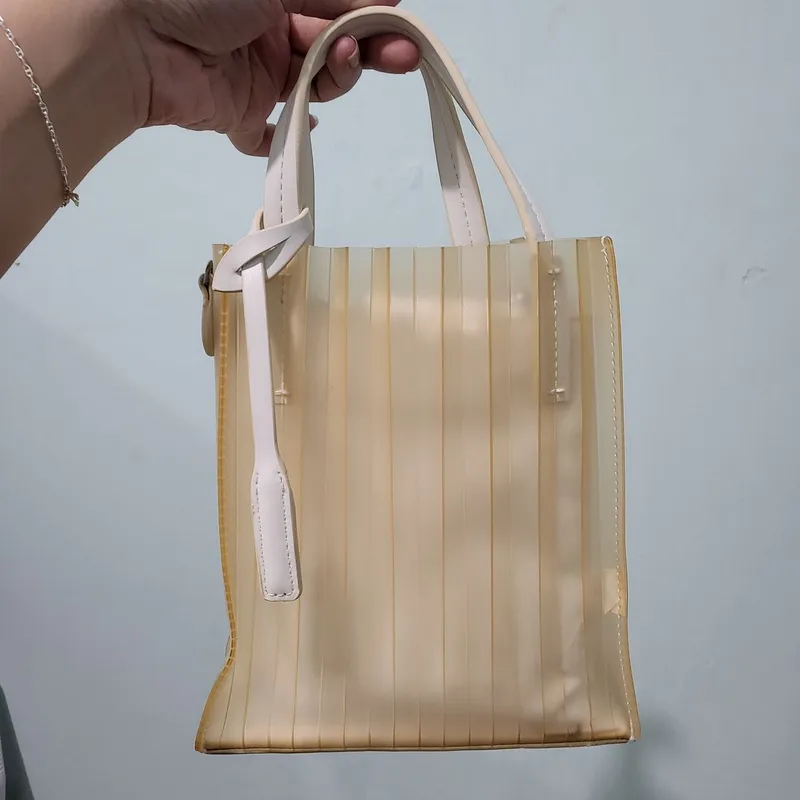 Charles and Keith Casual Handbag Wanita white photo 1