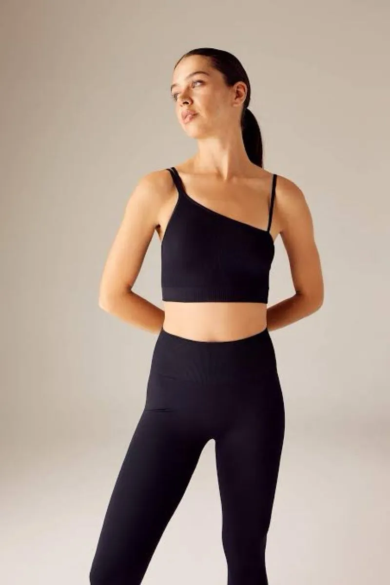 Crop Top Hitam Stylish Preloved photo 1