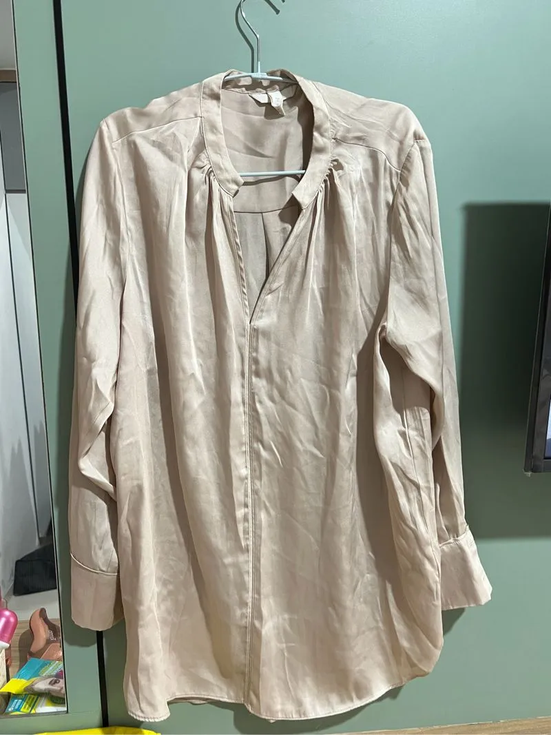 kemeja satin cream barang impot photo 1