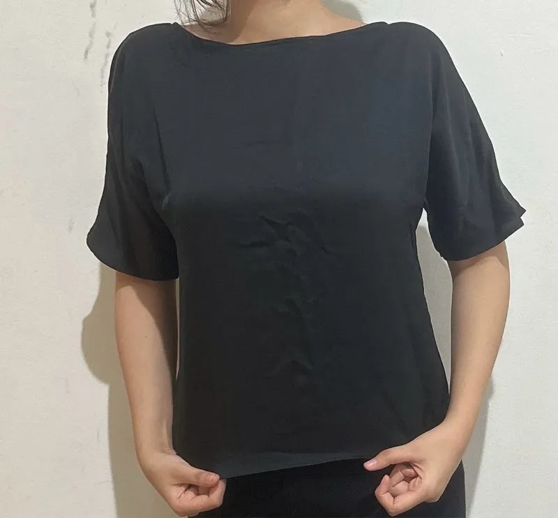 Shop at Velvet Casual Minimalist Vest Wanita black photo 1