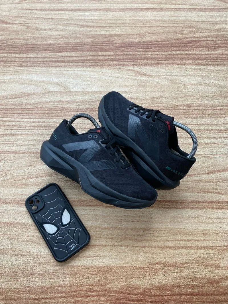 New Balance Streetwear Sportswear Sneakers Pria black photo 1