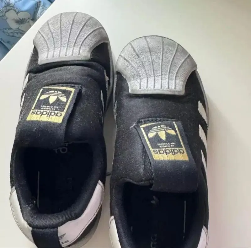PRELOVED sepatu anak adidas ORIGINAL photo 1