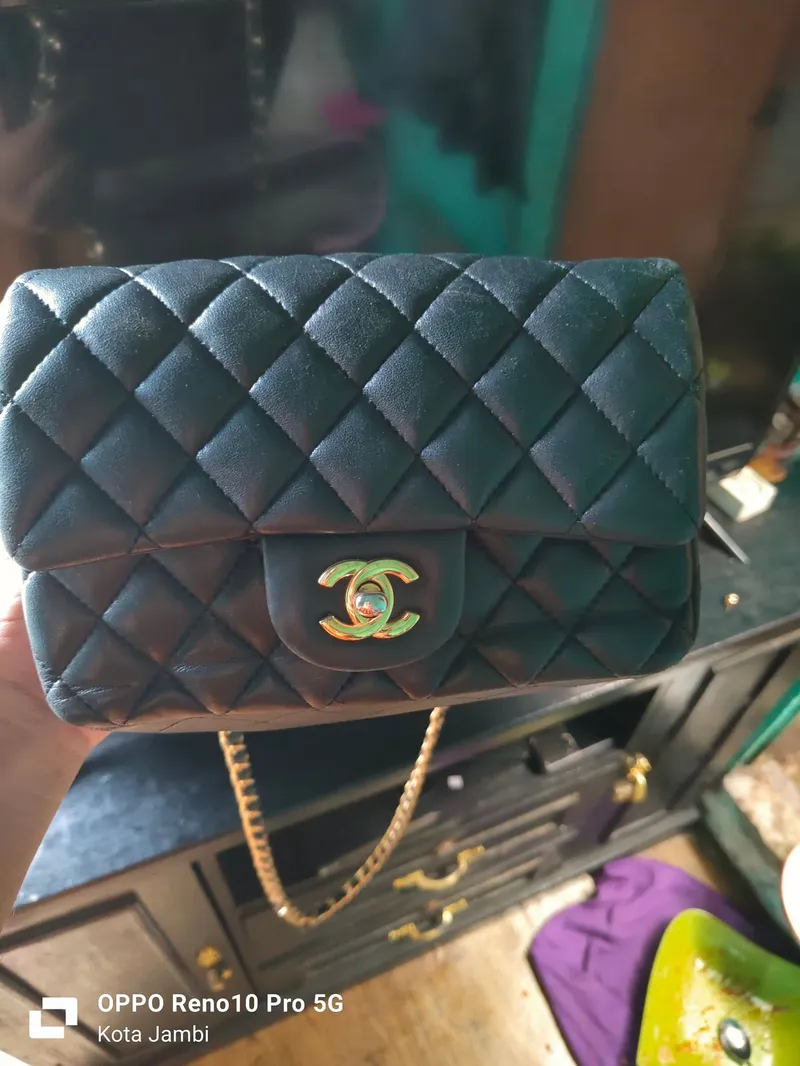 Chanel Vintage Casual Crossbody Bag Wanita black photo 1