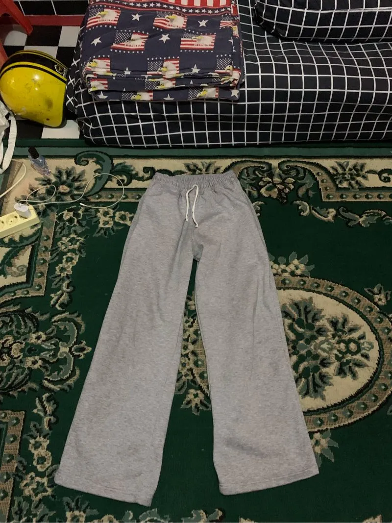 sweatpants baggy photo 1