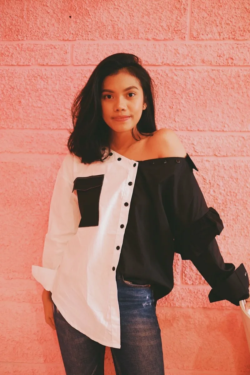 Minimalist Casual Shirt Wanita white black photo 1
