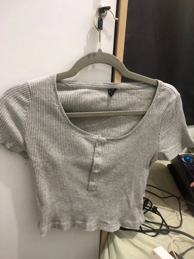 Shein Emo Casual Crop top Wanita gray photo 1