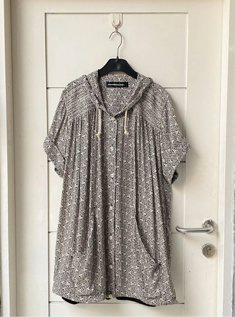 MERCIBEAUCOUP Issey Miyake Motive Hoodie Shirt photo 1