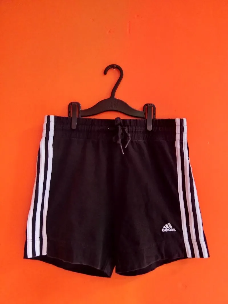 Celana pendek running wanita photo 1