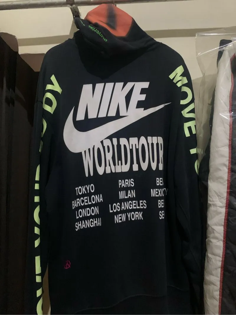 Hoodie Nike World Tour Preloved