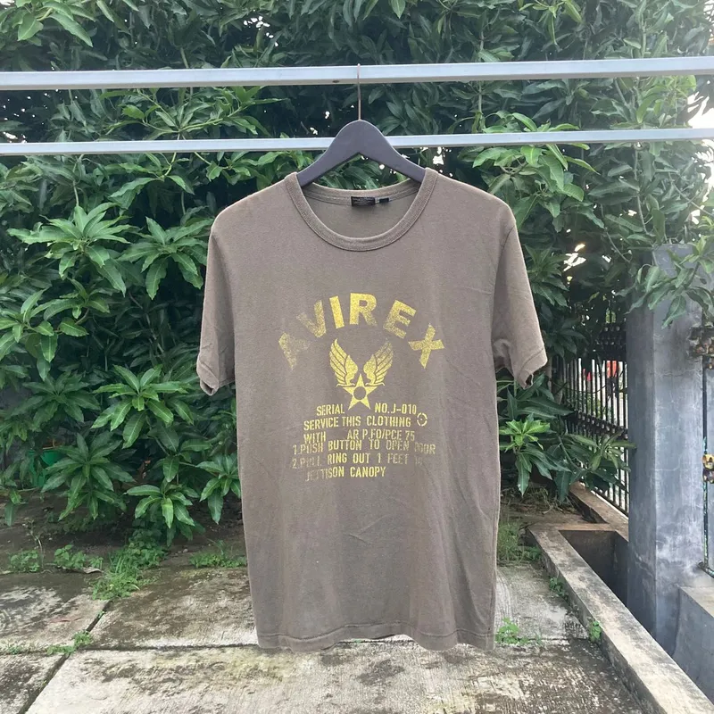 Vintage T-shirt Wanita tan brown photo 1
