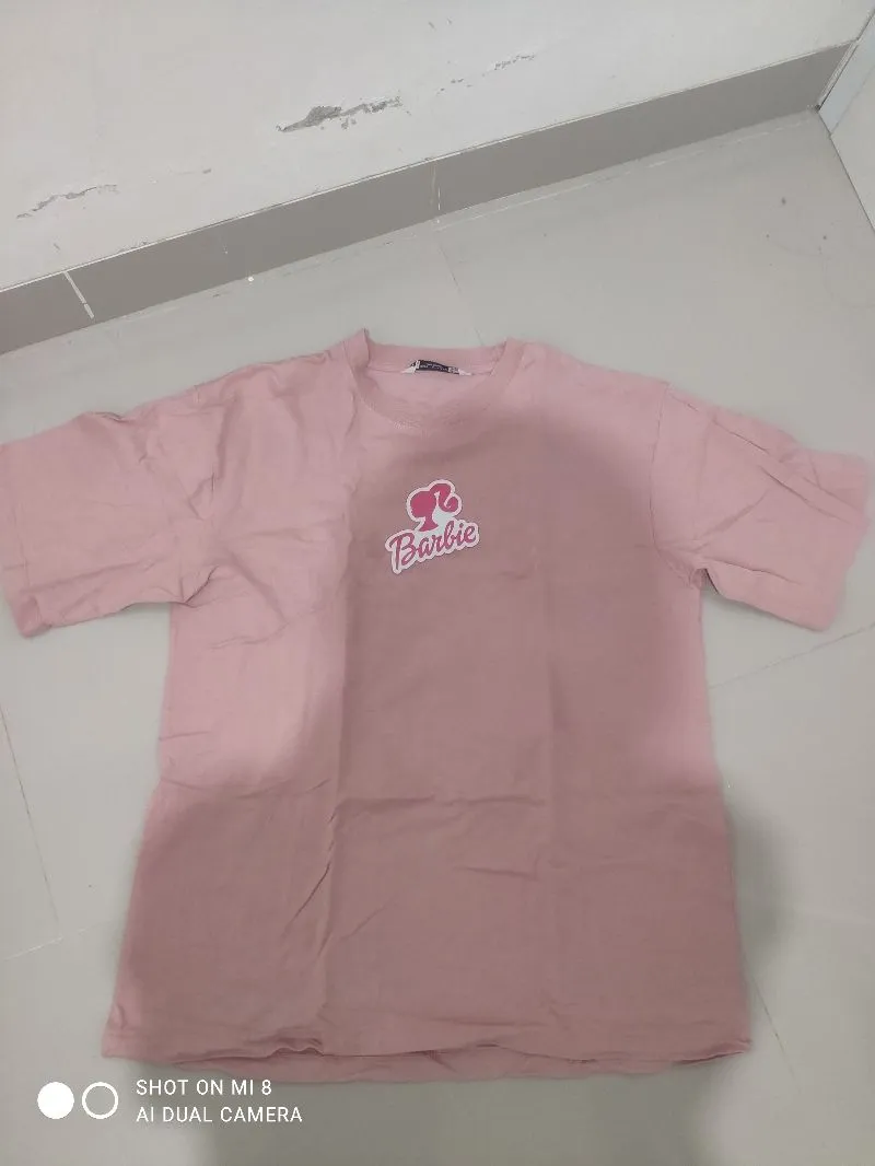 T-shirt Barbie uniqlo photo 1