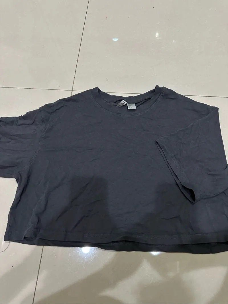 H&M Crop Top photo 1